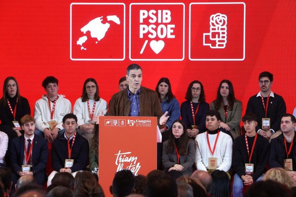 Sánchez carga contra 