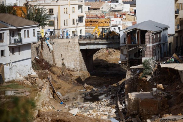  Dan de alta a seis ingresados tras intoxicarse por monóxido de carbono en un edificio de Chiva