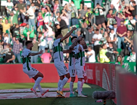 El Elche también le gana al Eldense