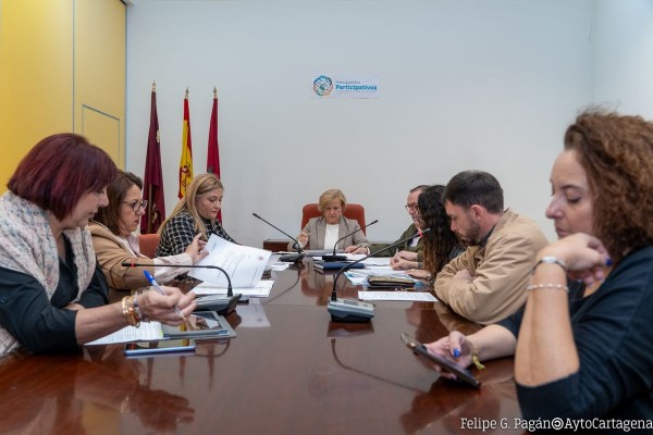 Cartagena recibe 45 sugerencias y reclamaciones al mes de los vecinos: 1 de cada 3 se presenta durante el verano