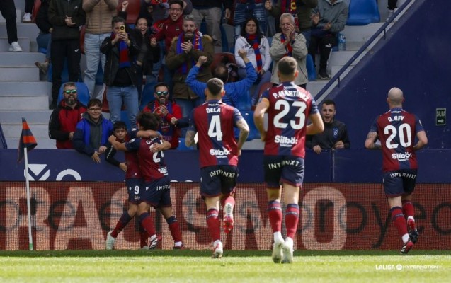 El Levante UD alarga su racha ante el Castellón y sigue líder