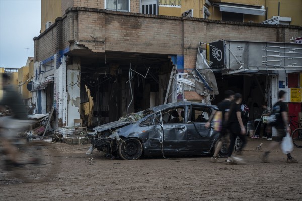 Rescatan con vida a una persona después de tres días atrapada en un coche en Benetússer