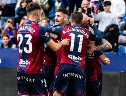El Levante UD vuelve a ser líder en solitario de Segunda casi ocho años después