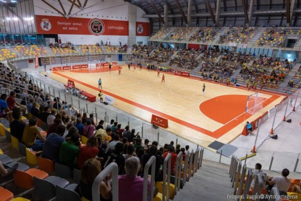Cartagena abre el Palacio de los Deportes y el Parque de Seguridad para recoger alimentos y ropa