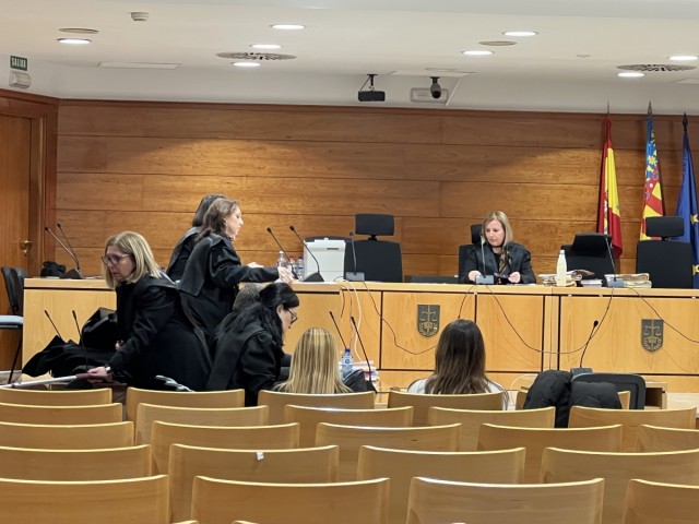 Juicio por el niño de Petrer que murió tras ir 5 veces a Urgencias: las médicas no detectaron 