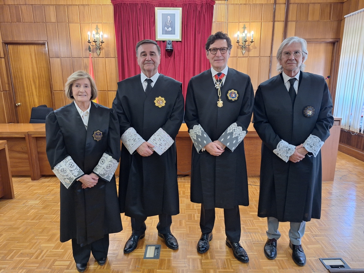 Los tres magistrados y la letrada de la Sala Civil y Penal del TSJMU.