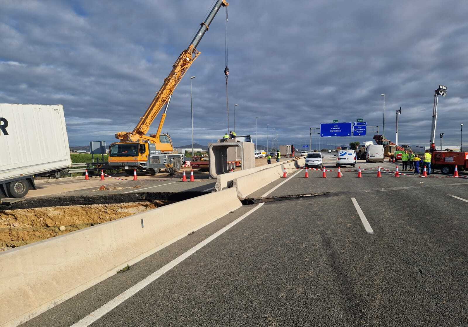 Más de cien carreteras siguen afectadas por los efectos de la Dana, 60 de ellas cortadas