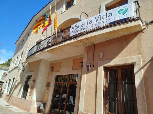De colgar una pancarta a comparar el aborto con el Holocausto: Vox hace y la izquierda deshace en El Campello