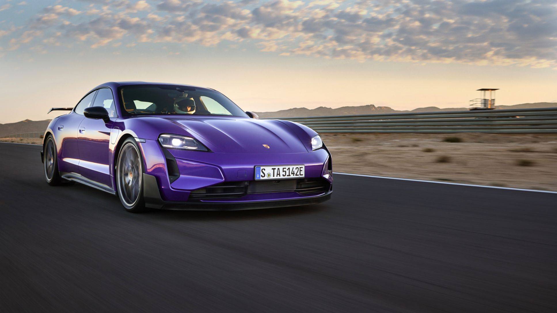 Diez cifras y datos impresionantes del nuevo Porsche Taycan
