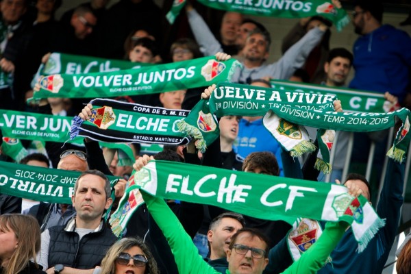 Unos ocho mil aficionados participaron en la campaña del Elche 'Capitanes de la Vega Baja'