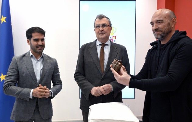 Lidó Rico realizará un gran mural sobre Murcia con más de cien elementos entrelazados: desde el corazón de Alfonso X a Carlos Alcaraz