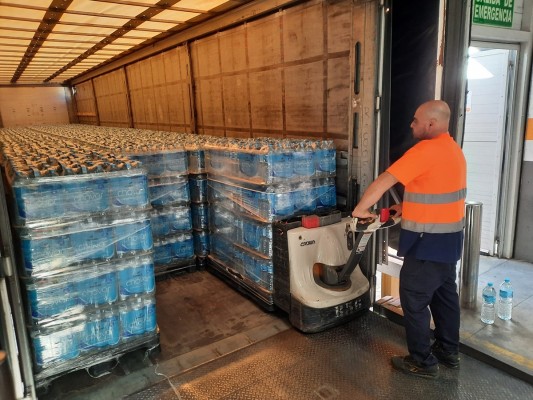 Consum colabora con ayuntamientos y la Generalitat para el envío diario de alimentos