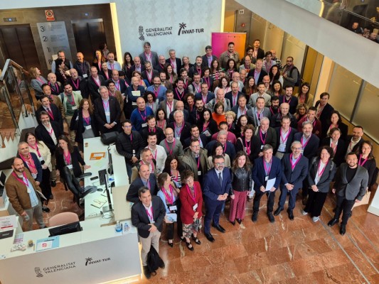 Benidorm acoge el encuentro de 46 destinos turísticos que recibirán ayudas para soluciones tecnológicas 