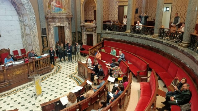 El pleno de València aprueba, con el voto en contra de PP y Vox, firmar el convenio de Nou Mestalla