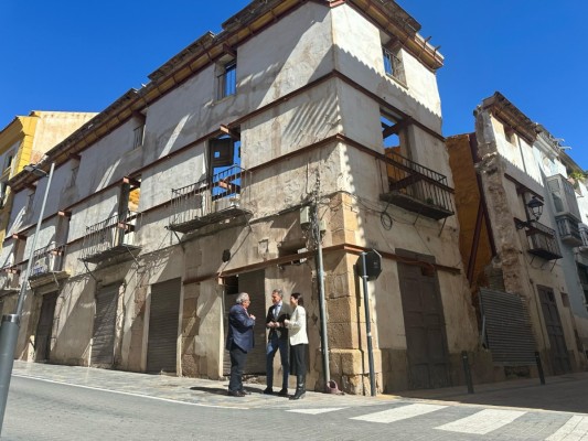 El Ayuntamiento de Lorca compra otro solar en el casco histórico para construir ocho viviendas de alquiler para jóvenes
