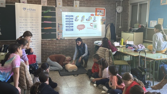 Vithas Valencia 9 de Octubre forma a alumnos del Colegio Santa Magdalena Sofía en primeros auxilios