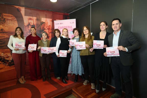 La 'Marea Rosa' espera reunir a 10.000 corredoras este domingo en València