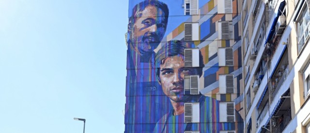 Un mural de Carlos Callizo en Murcia rinde homenaje a la figura del padre y al legado familiar