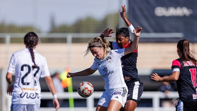 El Alhama pelea por ser líder de Primera RFEF femenina ante el Alavés este sábado en casa 