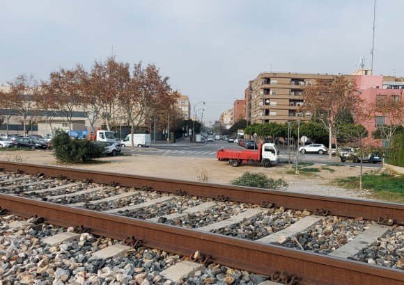 Adif inicia las expropiaciones para mejorar el drenaje ferroviario en Chiva, Torrent, Picanya y Xirivella