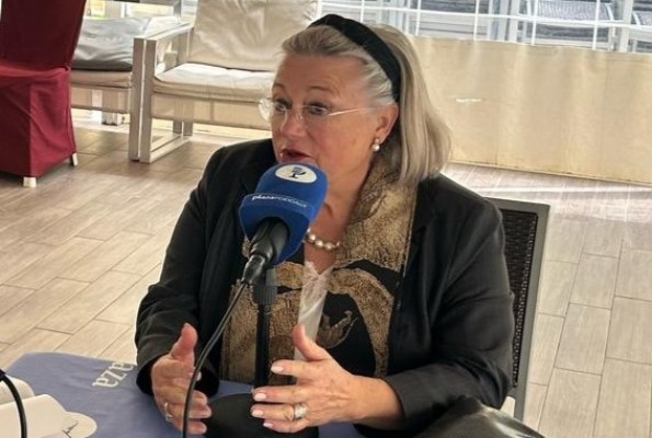 Lola Guillamón: 