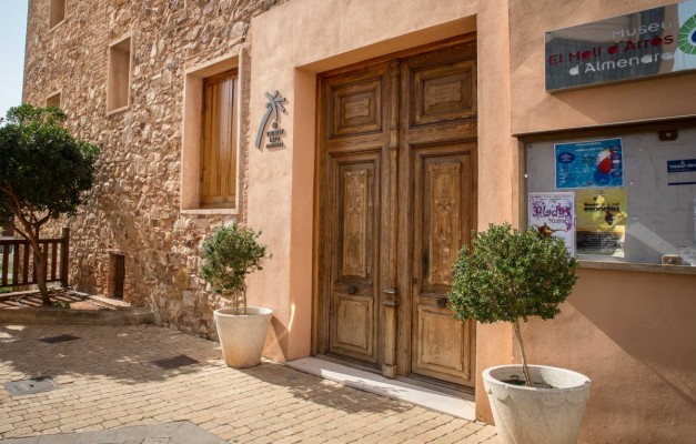Almenara acoge en el Museu del Molí d'Arròs una muestra de dibujo de Enrique Barrera Zafón