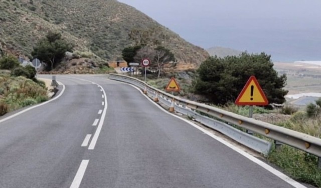 Los trabajos de reparación de los desperfectos en la carretera del Cedacero por la lluvia comienzan este jueves