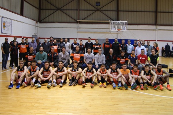 Diego Ocampo ofrece un clinic para los entrenadores de L’Alqueria del Valencia Basket