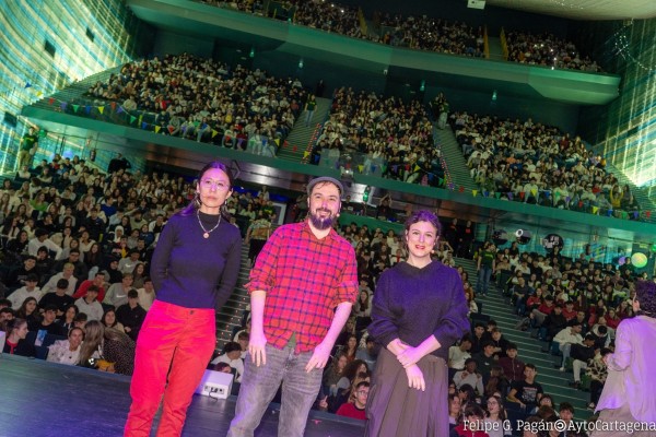 Los finalistas del Premio Mandarache conversan con más de 1.400 estudiantes de Cartagena