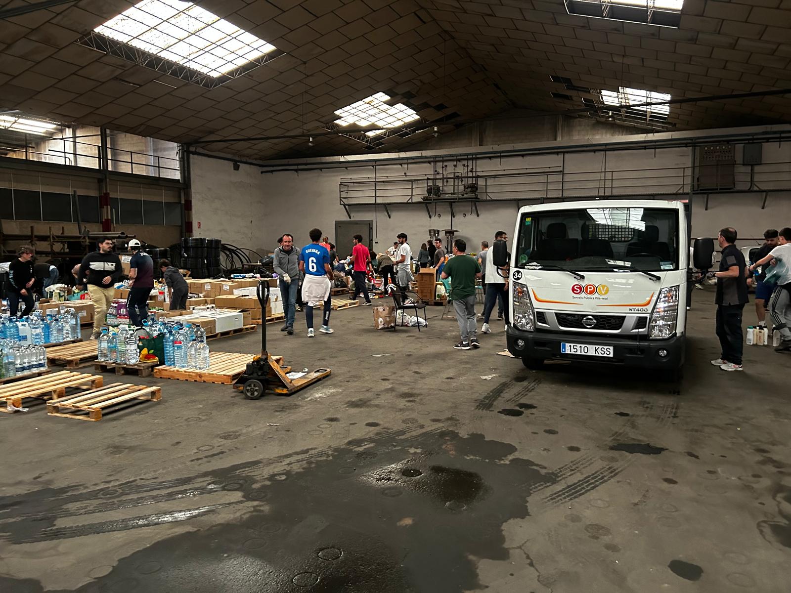 Vila-real habilita un magatzem com a punt de coordinació per a recollir materials per a Valencia