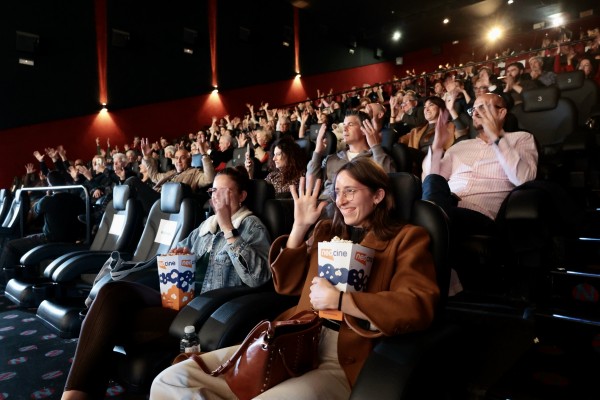 Murcia se rinde ante la película 'Sorda': así fue su alfombra roja en los cines Thader