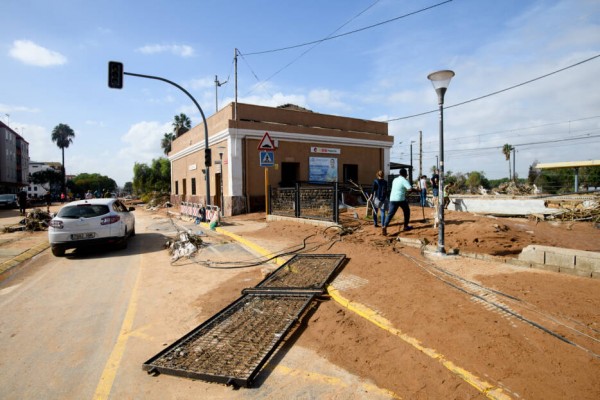 Unas 23.000 personas siguen sin suministro eléctrico en la provincia de Valencia