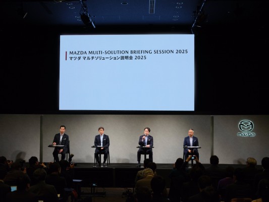 Mazda acelera hacia un futuro electrificado con innovaciones estratégicas