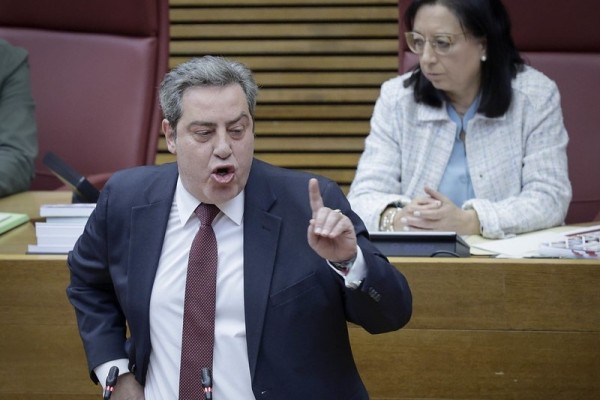 Vox intensifica su ofensiva a la AVL: 