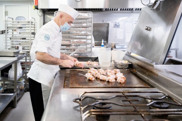 Transformar el excedente alimentario en más de 17 200 raciones para familias en situación vulnerable
