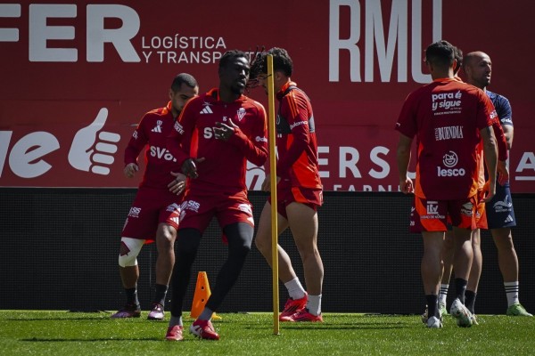 El Real Murcia cierra la jornada en Primera RFEF en casa ante el Recreativo de Huelva