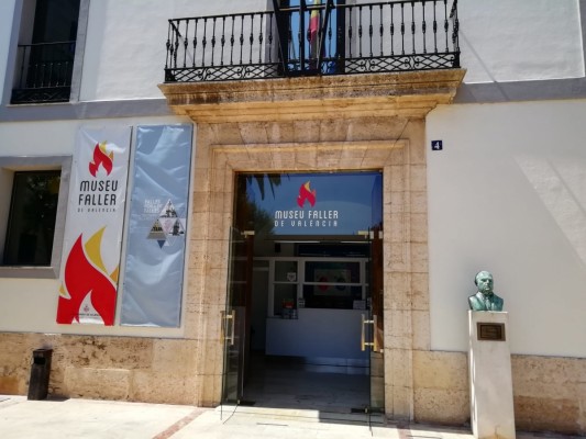 El TSJCV obliga al Ayuntamiento a readmitir cautelarmente al exdirector del museo fallero