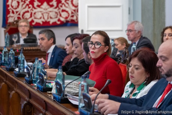 Votos ausentes, tensiones presentes: Castejón supera su semana más incómoda