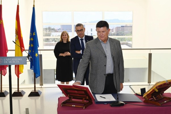 Francisco Javier Gómez, nuevo decano de la Facultad de Bellas Artes de la UMU