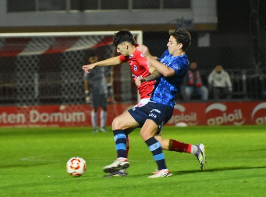 El Yeclano, tras la dulce resaca copera, recibe a un Antequera que busca el liderato en Primera RFEF 