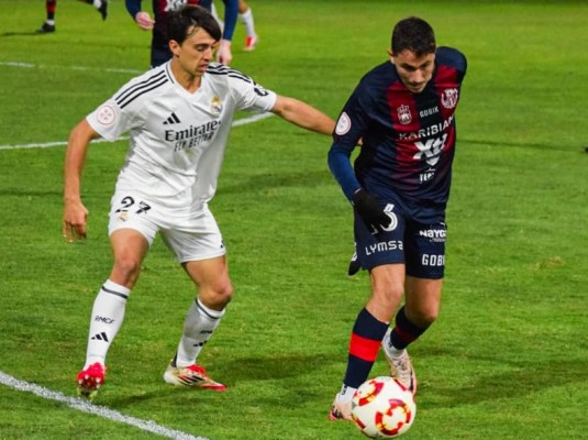 El Yeclano rescata un punto al final ante el Castilla para dormir fuera del descenso en la Primera RFEF