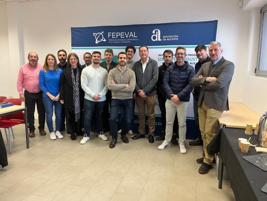 Fepeval y Avaesen abordan en Elche Parque Empresarial la simbiosis entre industria y renovables