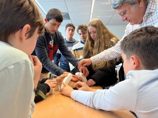 De Da Vinci a los puentes del siglo XXI: taller para estudiantes con altas capacidades en la UPV