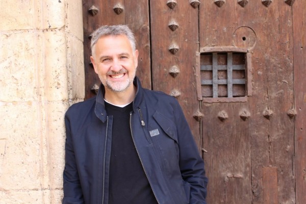 Francisco José Arnau explora las conexiones entre el nazismo y València en su nueva novela