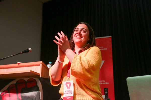La abaranera Penélope Luna asume el liderazgo de IU-Verdes en la Región con un mensaje de justicia social