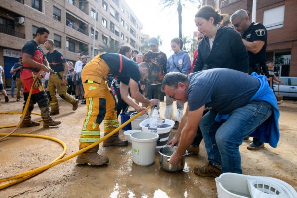 València reducirá la presión de agua esta madrugada para ayudar a municipios sin suministro
