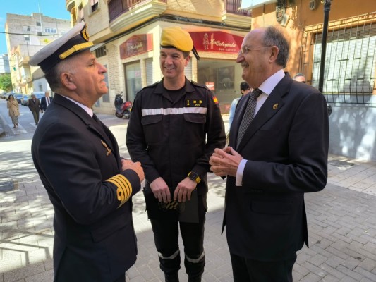 La UME recibe el XXXIII Gallo de Oro en un emotivo acto en Alcantarilla