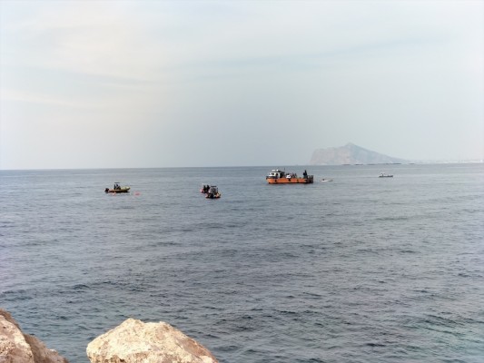 Medio Ambiente promueve un proyecto para retirar basuras del mar en el Penyal d'Ifac