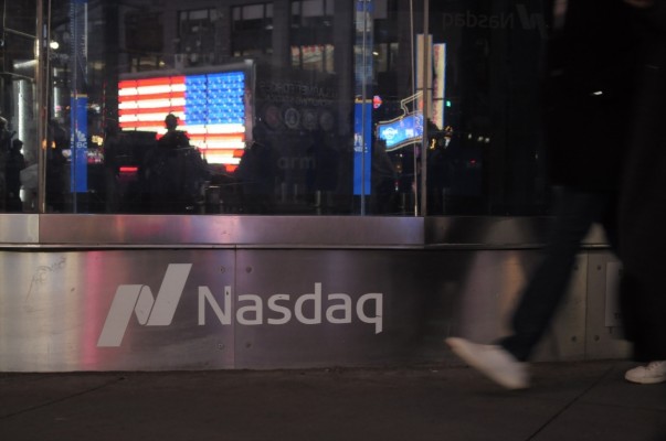 El Nasdaq se desploma más de un 2% tras datos de la inflación