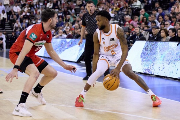 Dominio ‘taronja’ en Granada antes del decisivo duelo de Eurocup